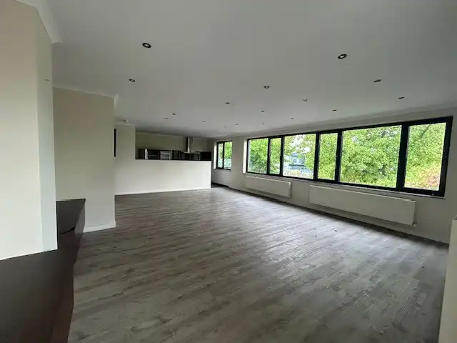 MULTI FUNCTIONEEL BEDRIJFSPAND MET KANTOREN EN APPARTEMENT foto 25