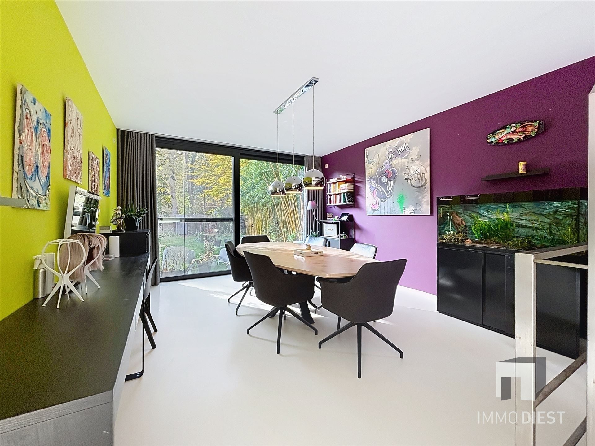 Moderne en strakke villa met veel lichtinval foto 10