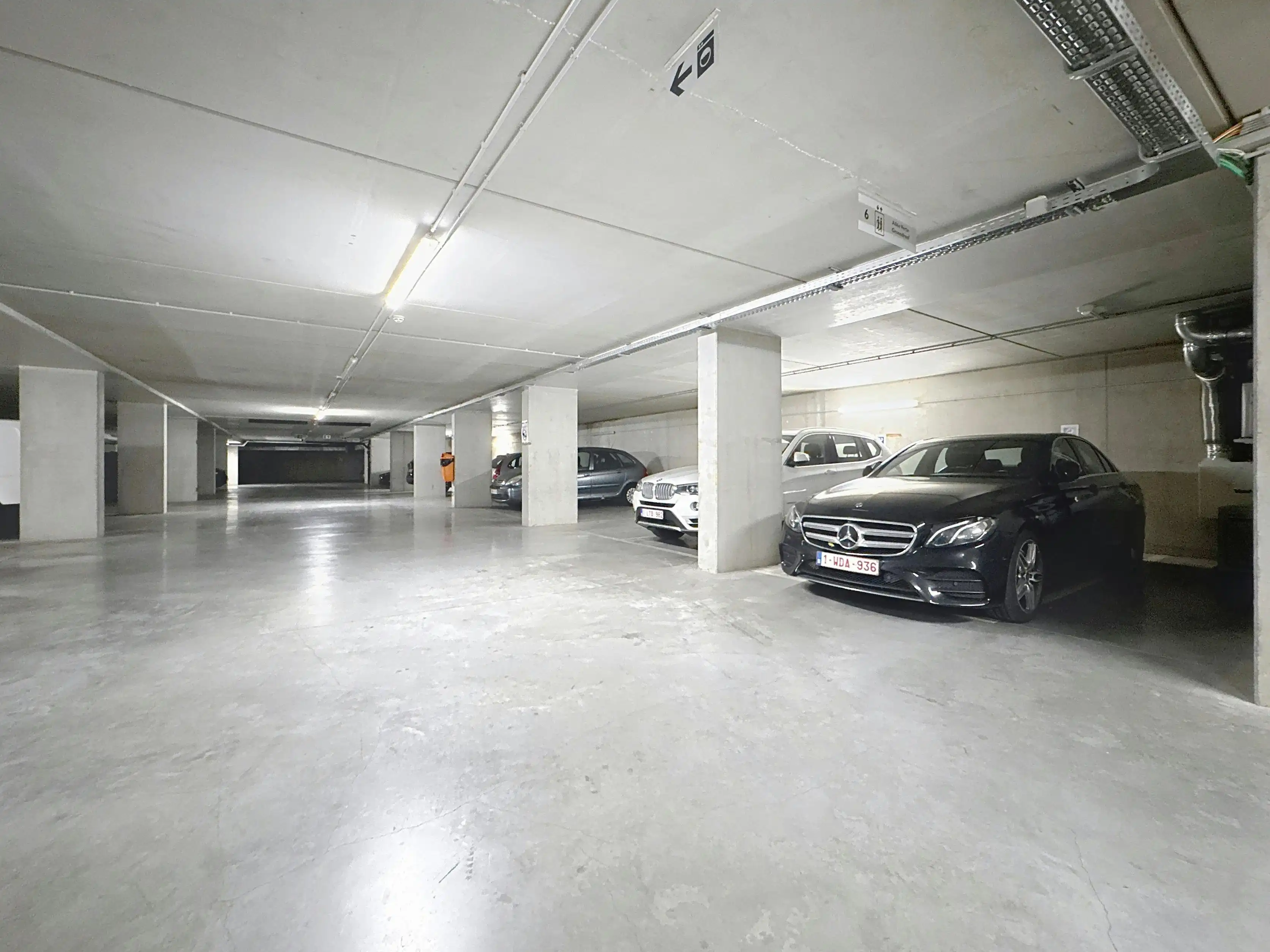 Parkeerplaats te koop Helihavenlaan 42/135 - 1000 Brussel
