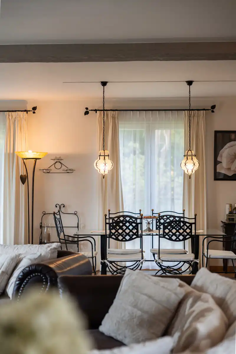 Rustig en groen gelegen statige, instapklare villa foto 13