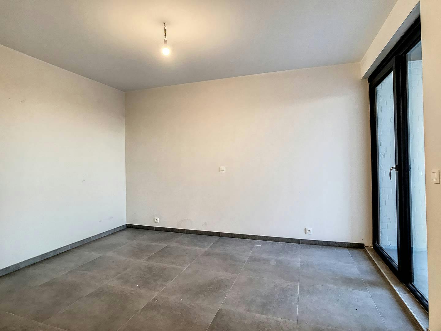 Gerenoveerd, energiezuinig appartement met 3 slaapkamers in Ieper  foto 11