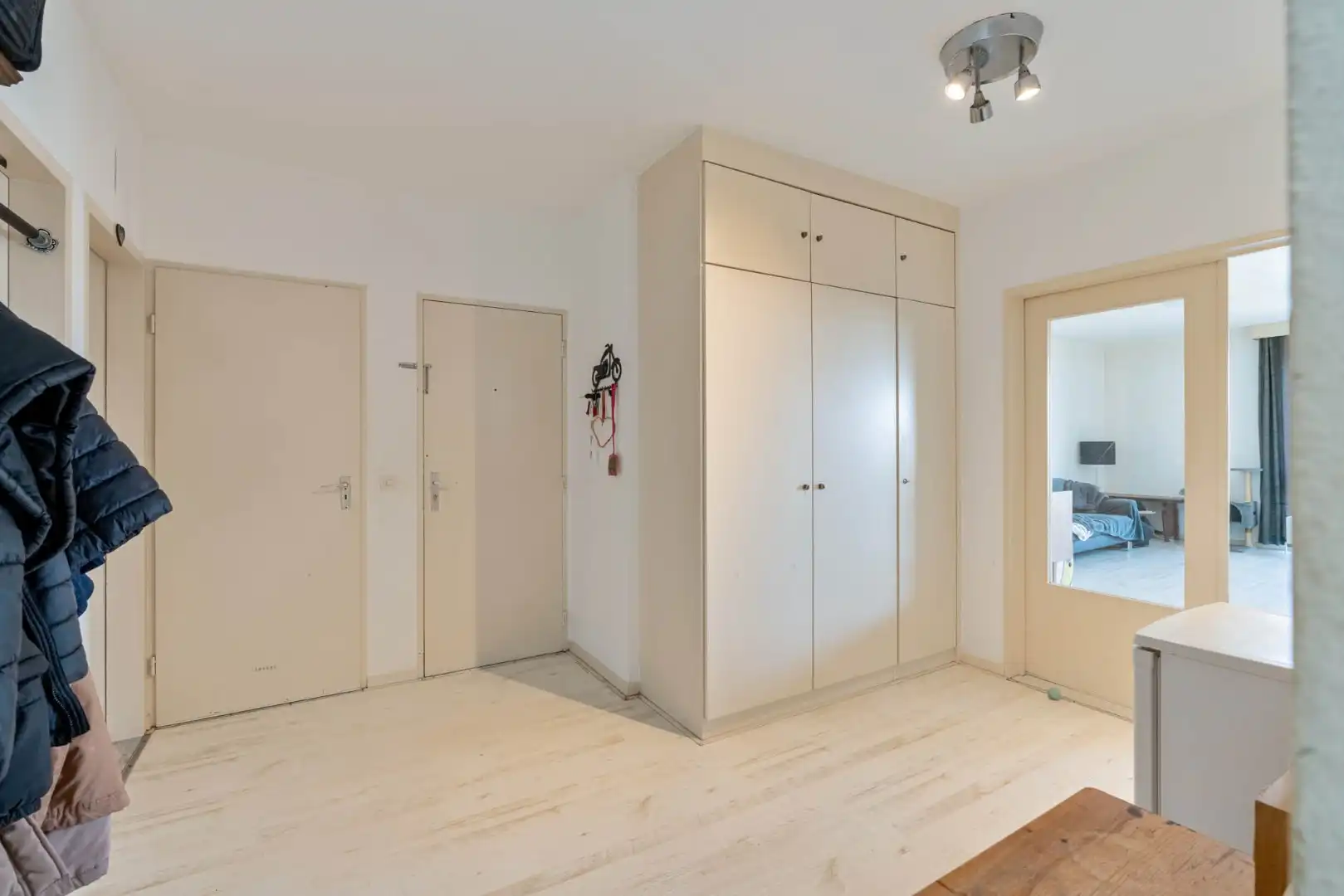 Functioneel investeringsappartement voorzien van 3 slaapkamers, een terras, autostandplaats en kelderberging!  foto 7