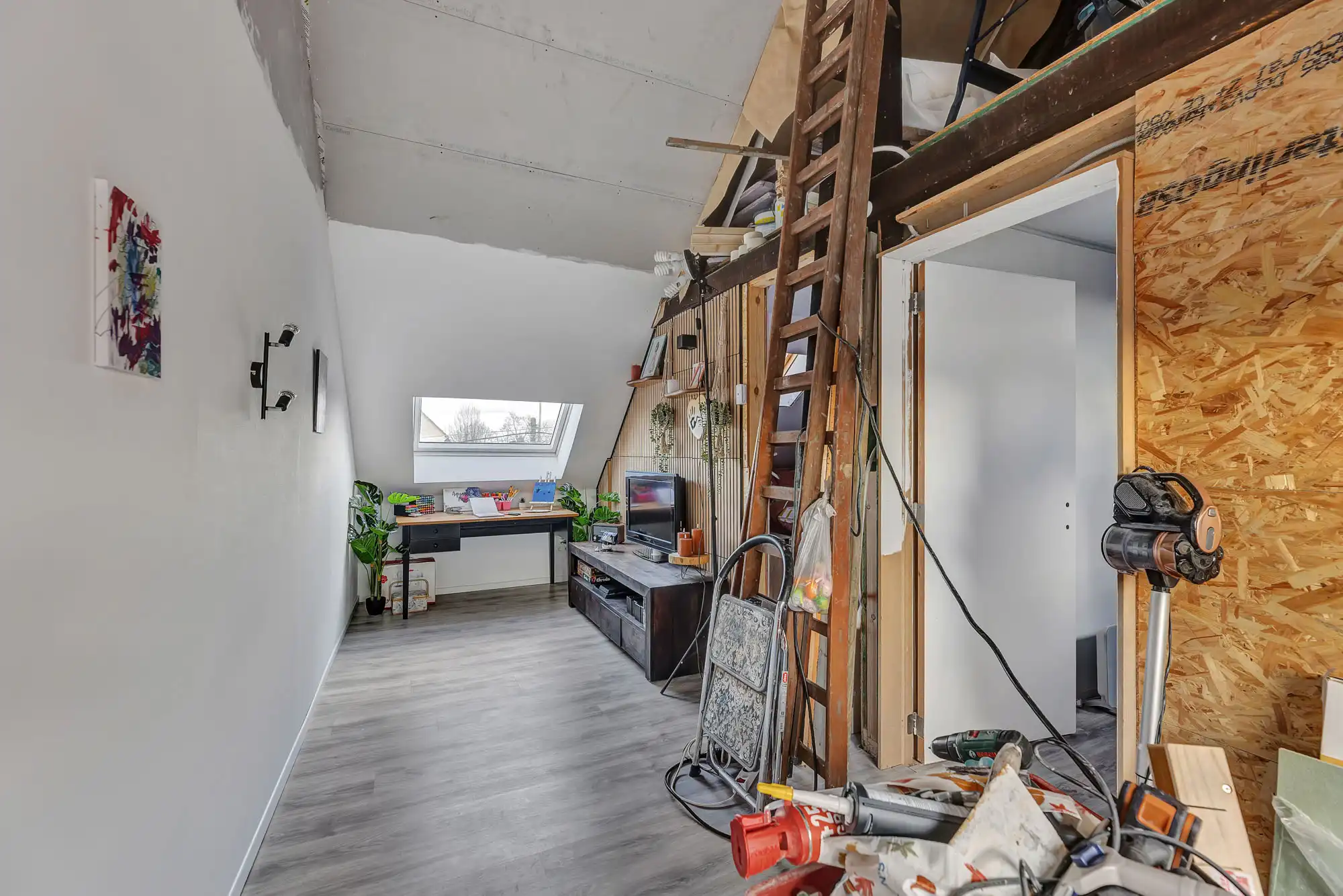 Rustig gelegen woning met 4 slpk en garage foto 17