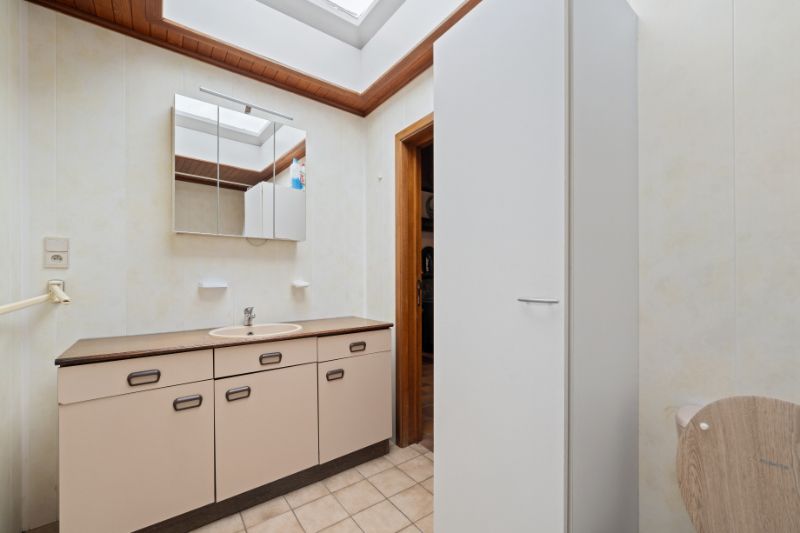 Ruime woning op Spoele met inpandige garage. foto 9