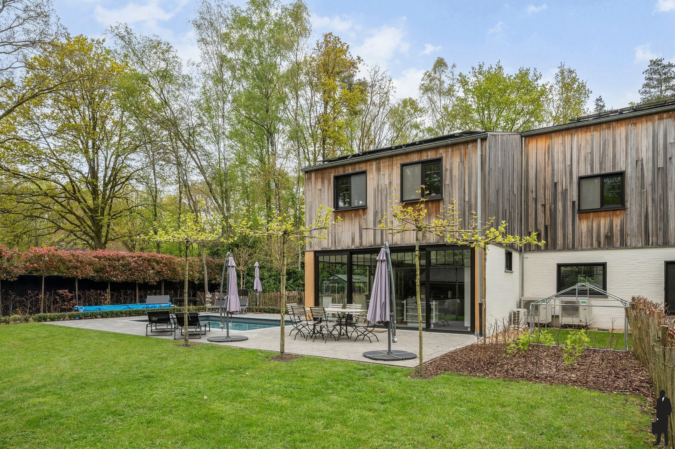 Volledige gerenoveerde villa te koop foto 60