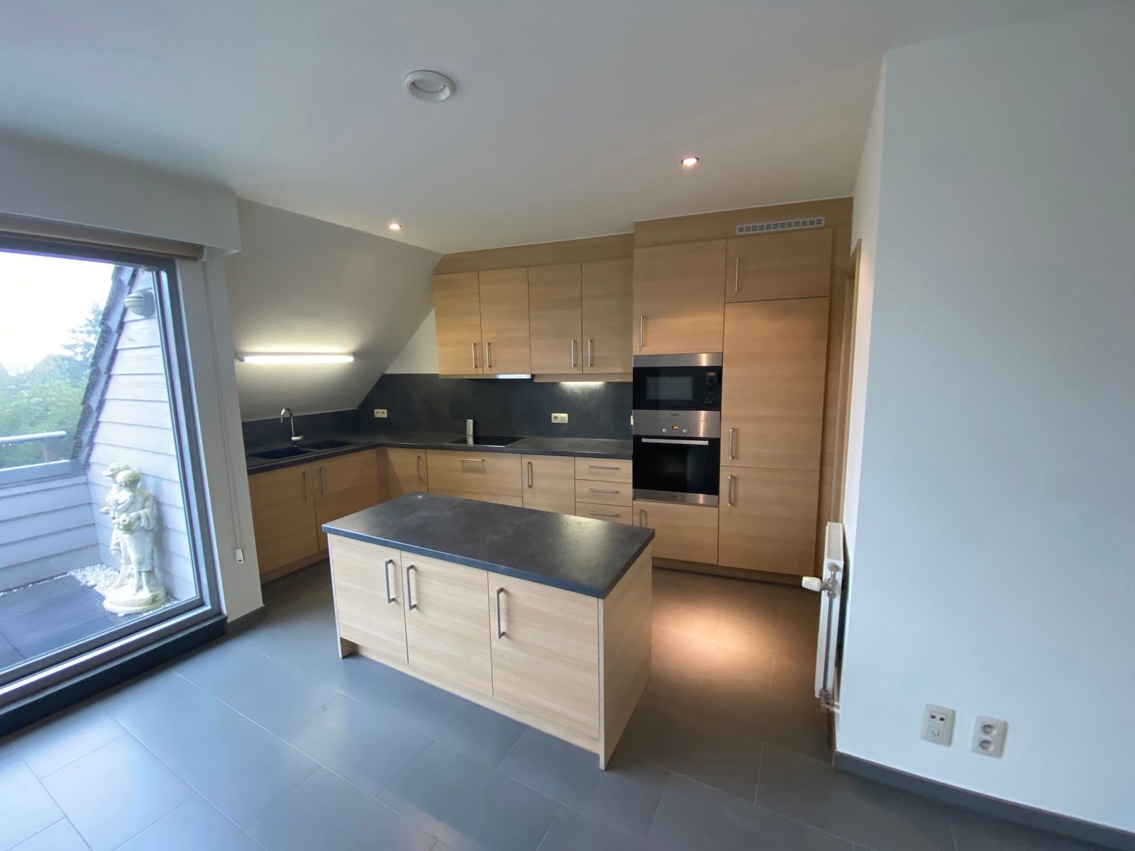 Prachtig dakappartement in dorpscentrum foto 2