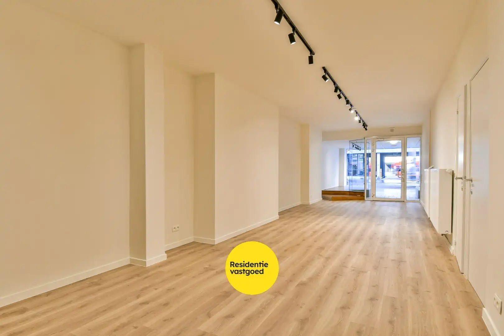 Gelijkvloerse handelsruimte op toplocatie te Oostende foto 5