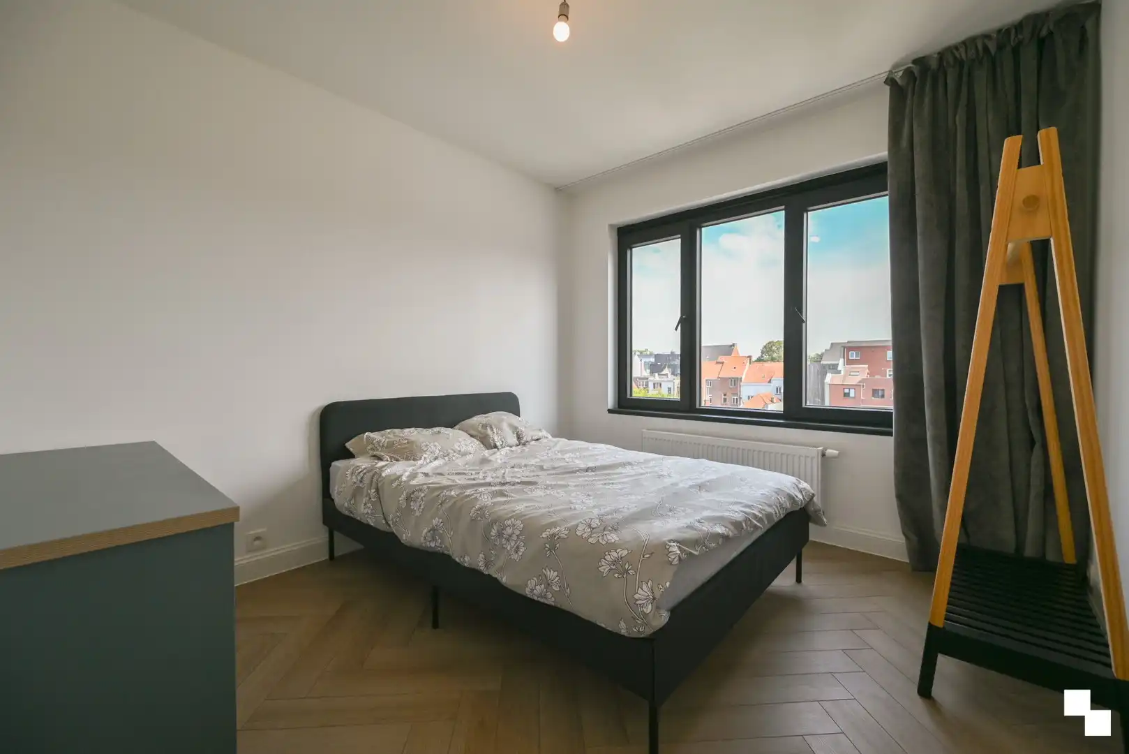 Volledig gerenoveerd appartement met drie slaapkamers te centrum Izegem foto 25