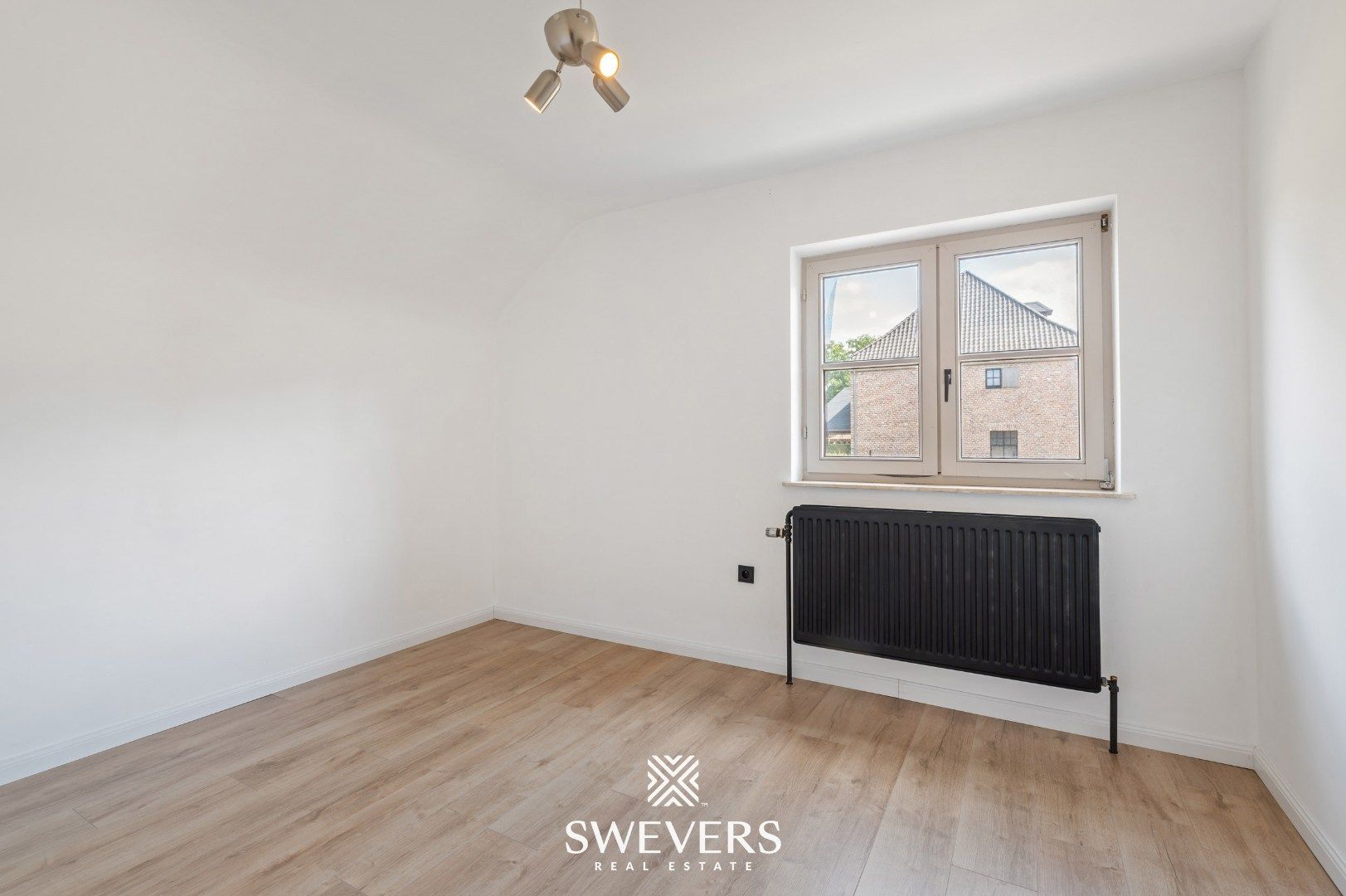 Riante splitlevelwoning op ruim perceel foto 21