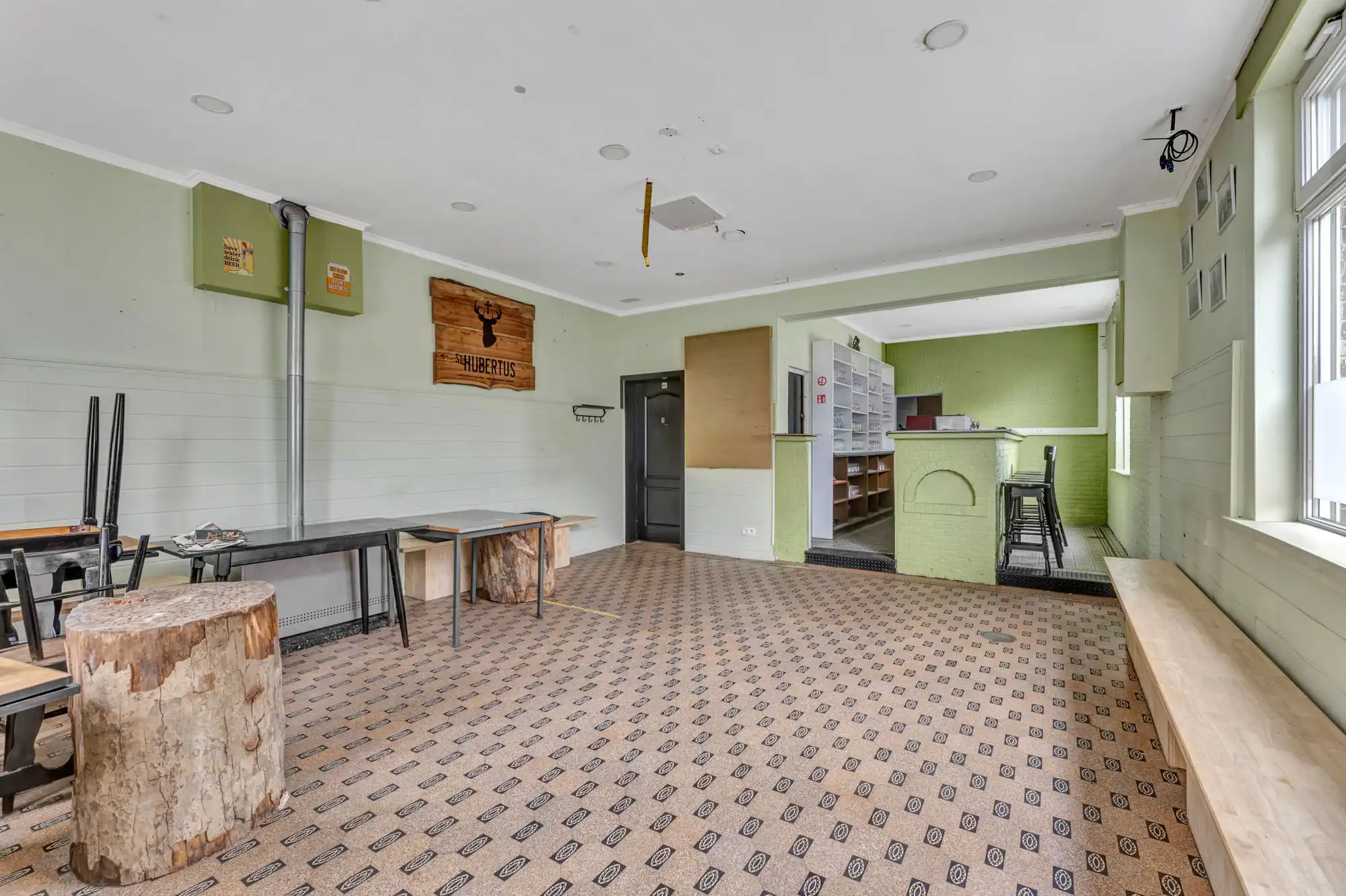 Te renoveren café/woning nabij station Denderleeuw foto 3