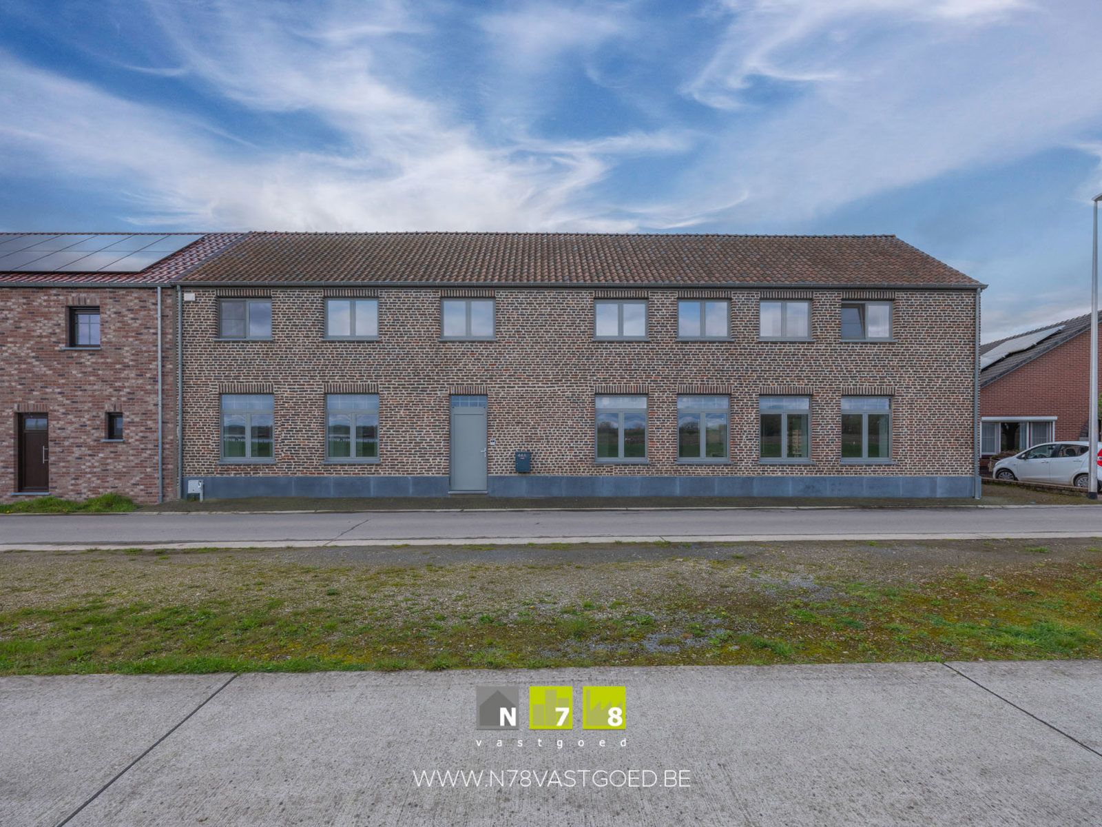 Commercieel te koop foto {{pictureIndex}}