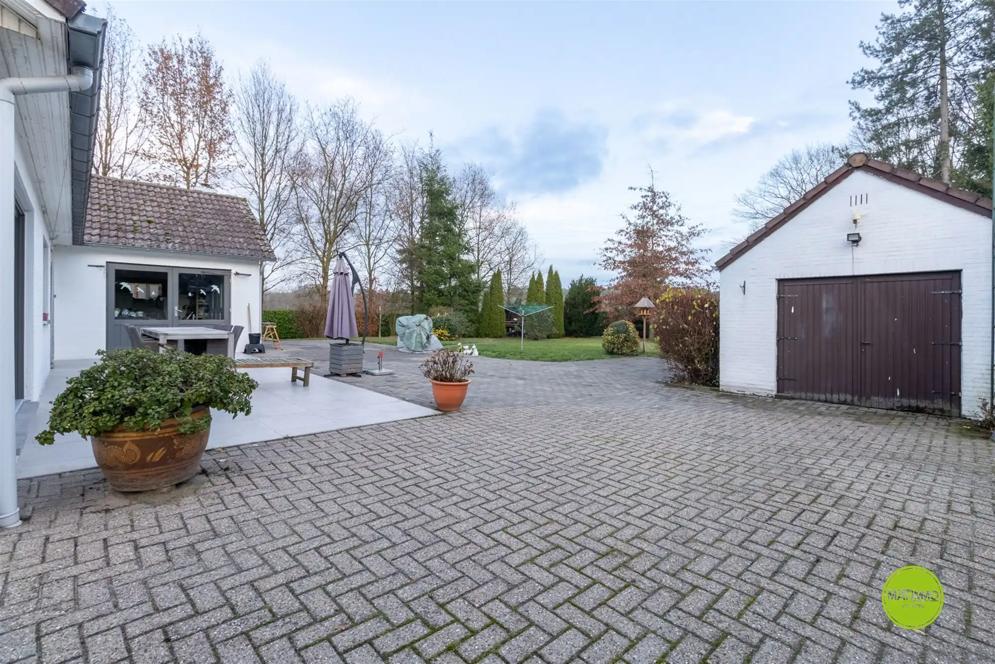 Centraal, rustig gelegen bungalow in het groen van Eksel  foto 21