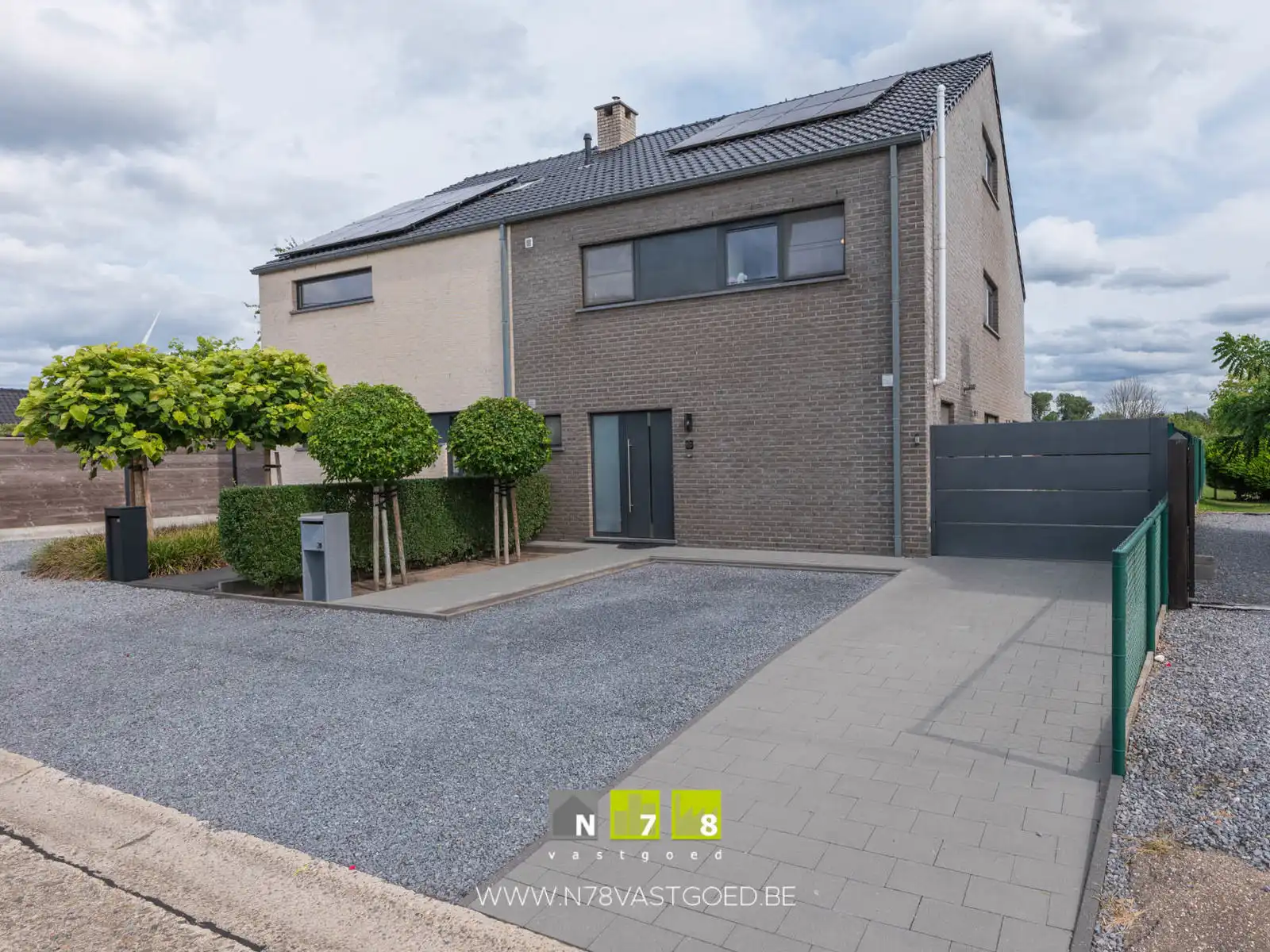 Huis te koop foto {{pictureIndex}}