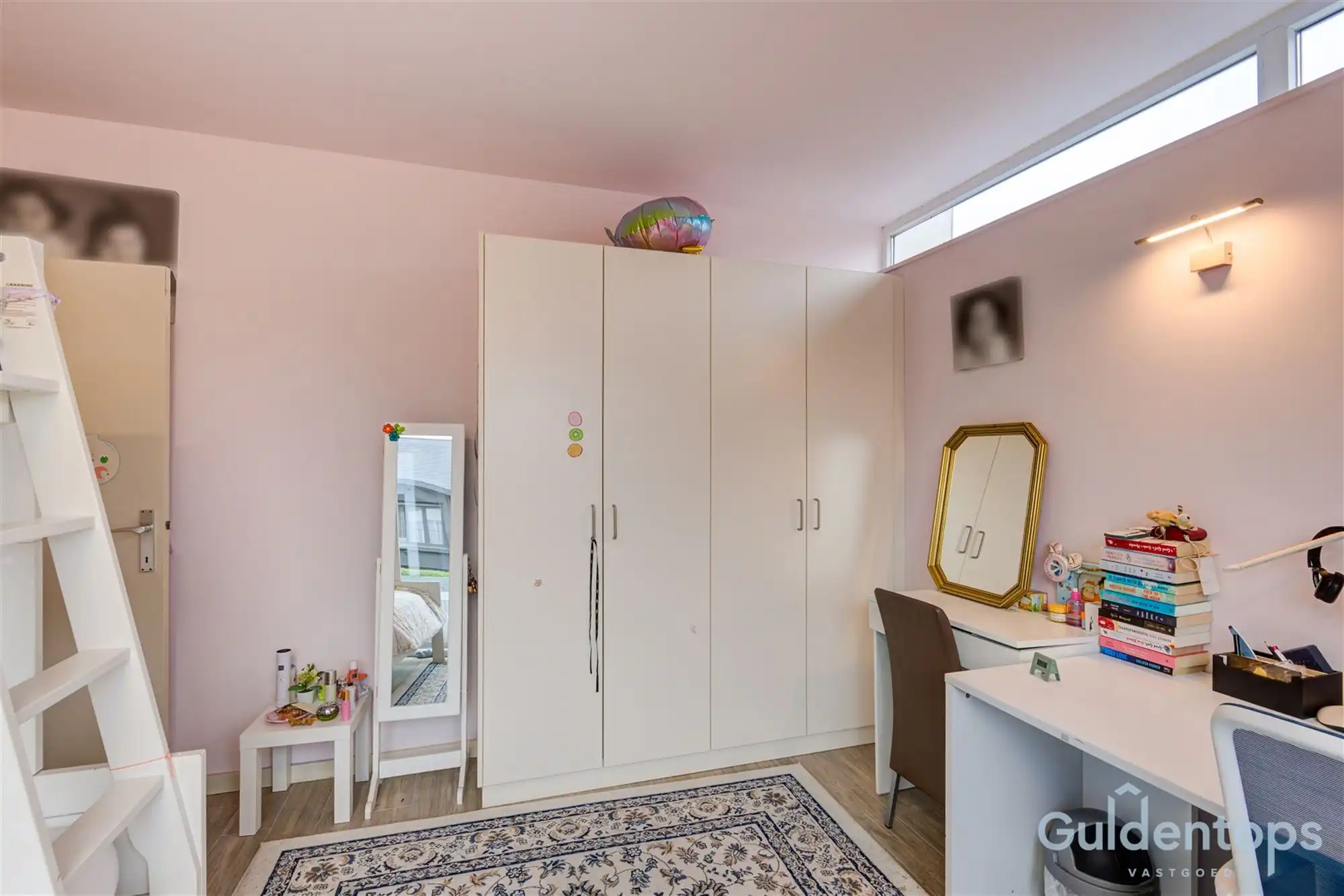 Knappe villa op exceptioneel perceel in gegeerde wijk foto 16