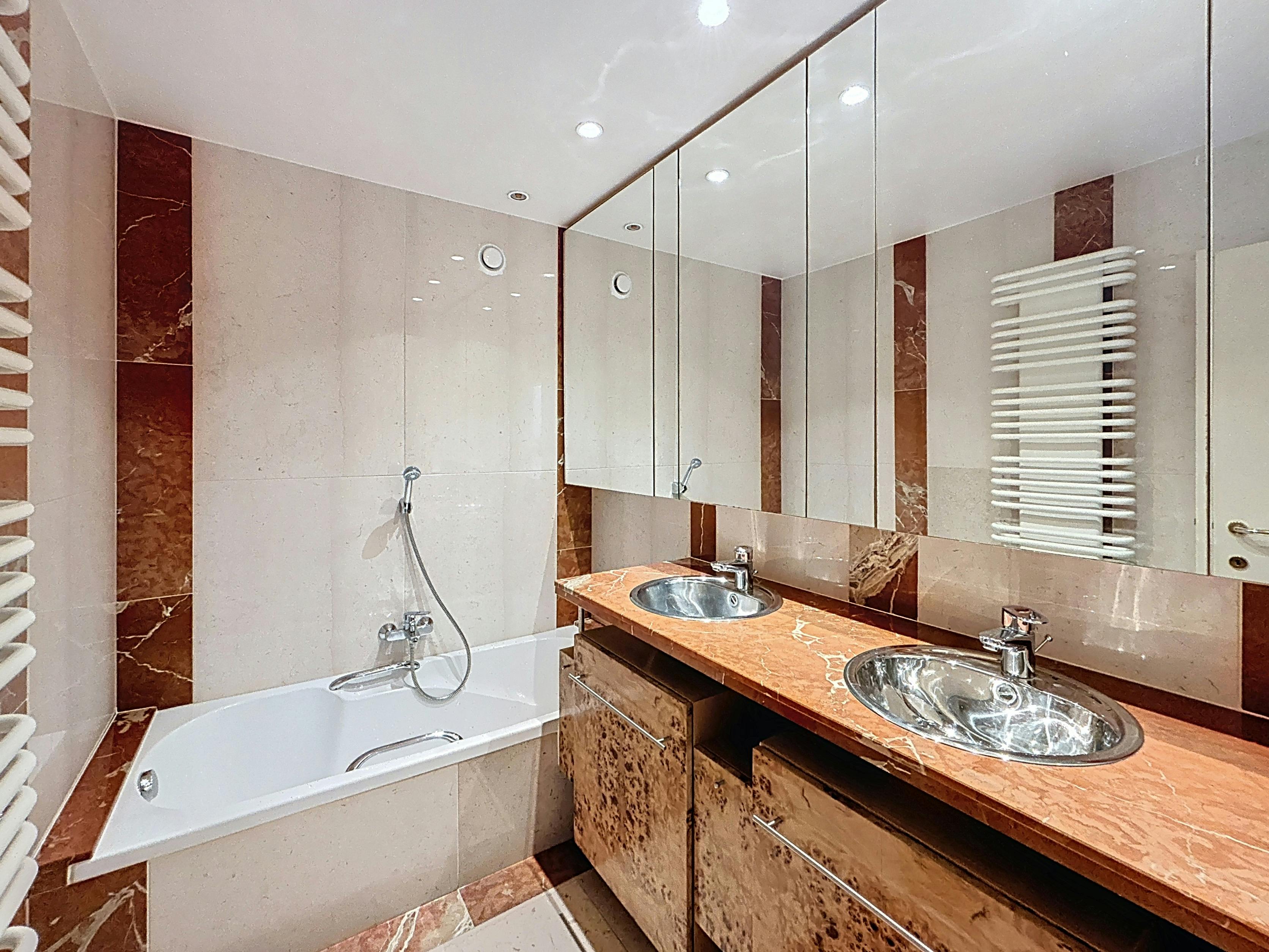 Instapklaar appartement met 3 slaapkamers en garagebox op de markt van Eeklo foto 13