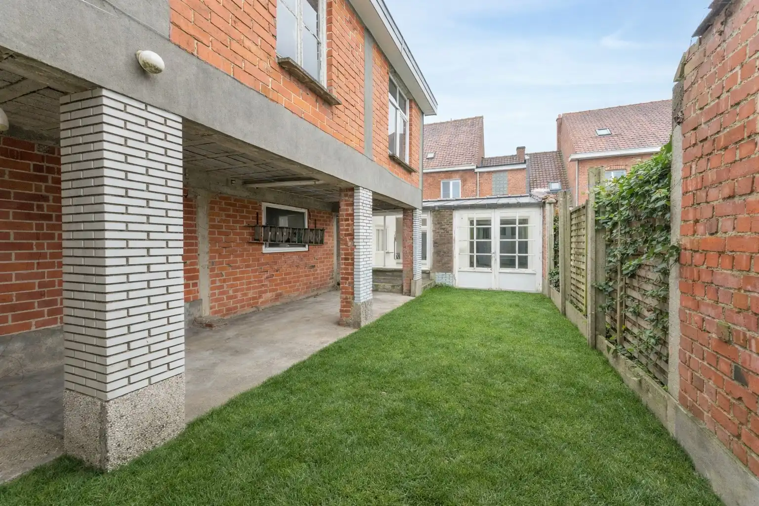 Ruime woning met garage én achterligggende loods foto 19