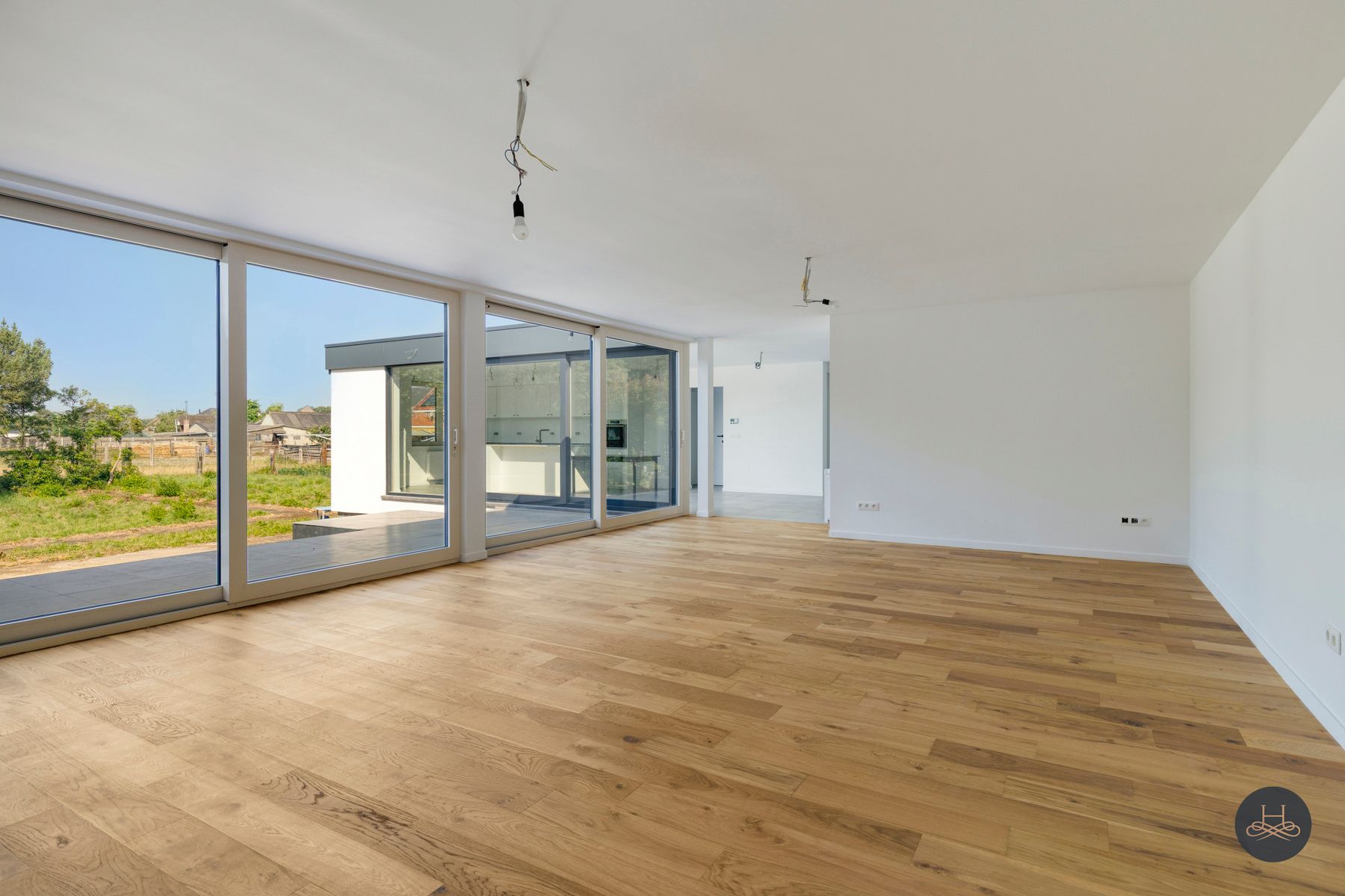 Vernieuwbouwvilla met praktijkruimte in rustige buurt foto 7