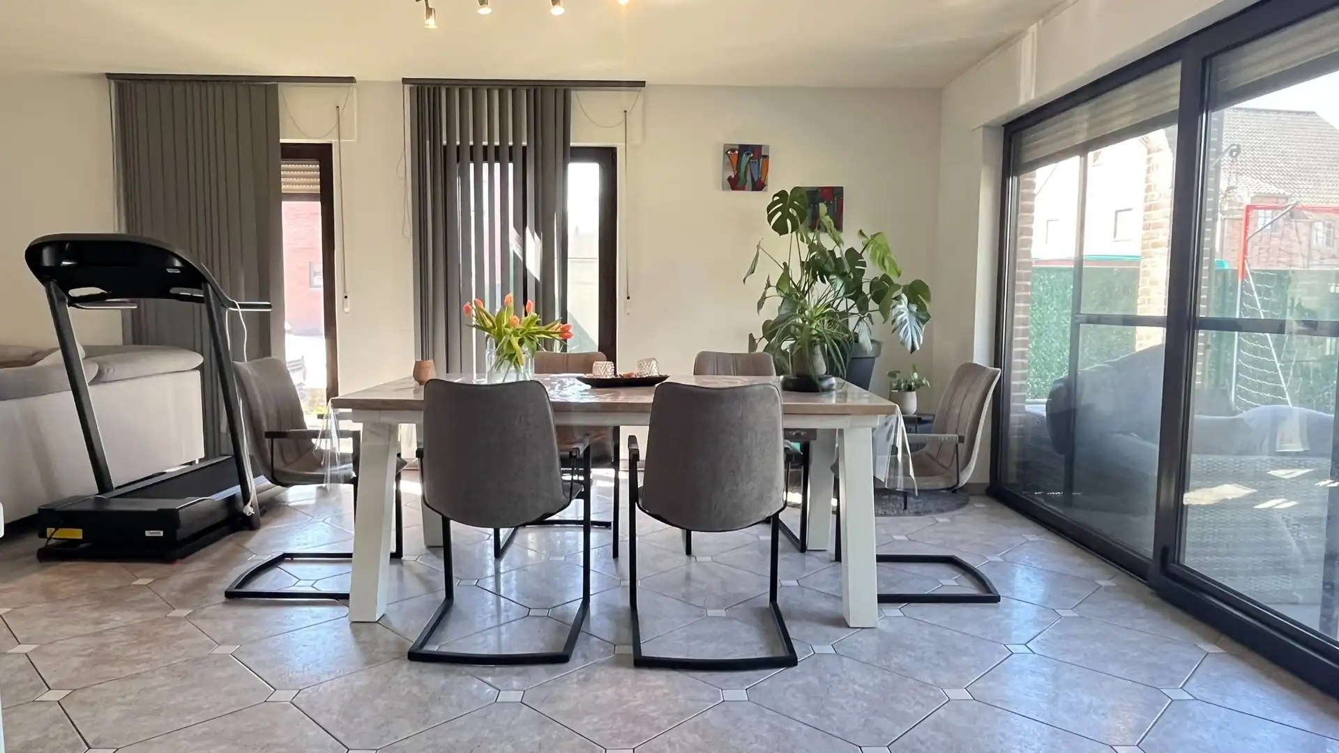 Vrijstaande woning met 4 slaapkamers en inpandige garage. foto 12