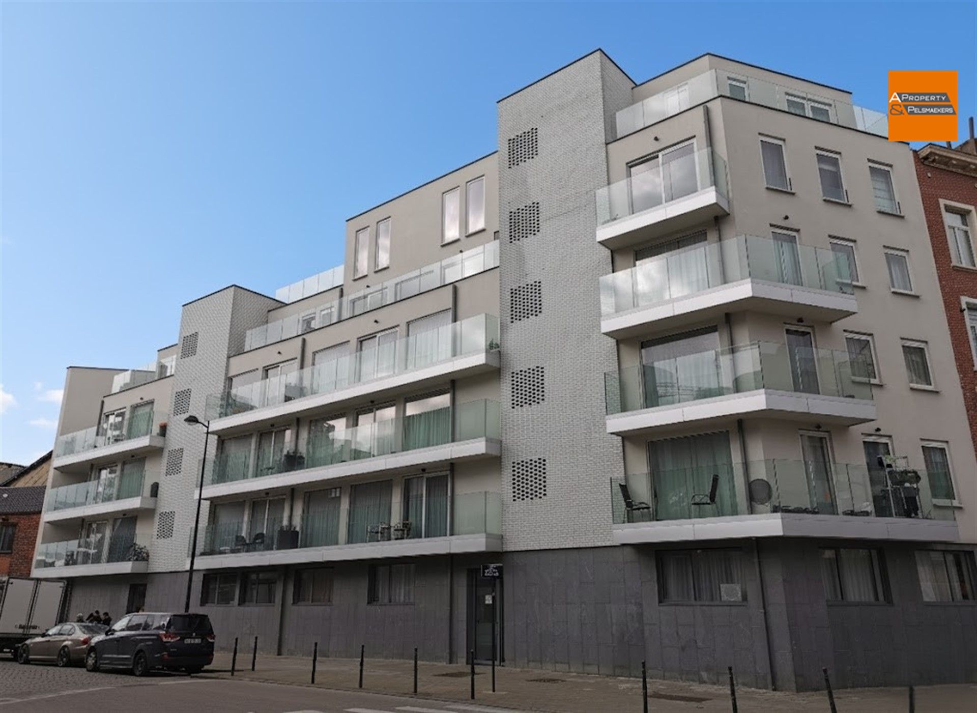 Unieke kans! recente en moderne 2-slaapkamer appartement in Brussel-centrum  foto {{pictureIndex}}