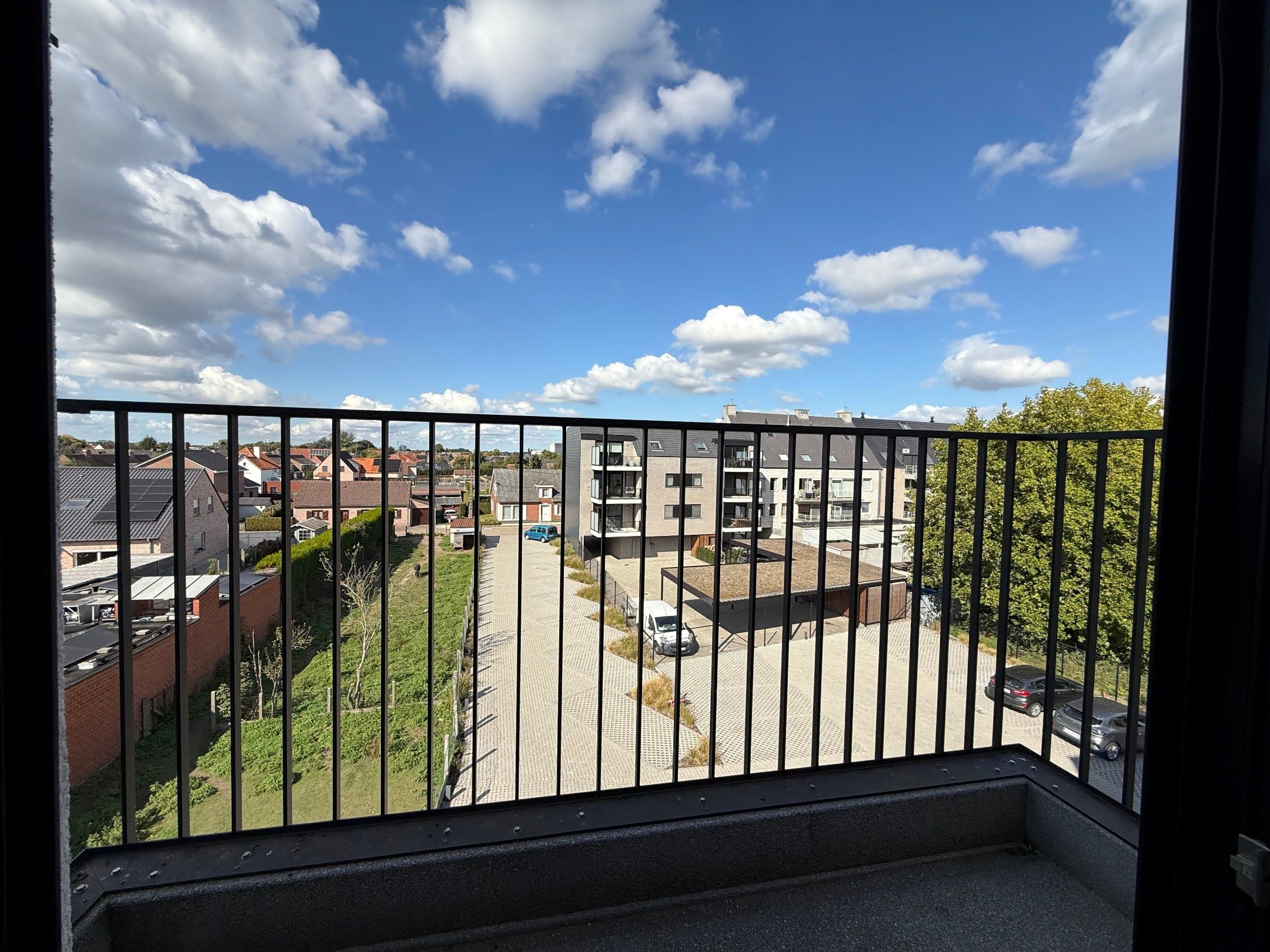 Prachtig nieuw dakappartement met twee slaapkamers en terras op een uitstekende locatie in Ooigem. foto 12