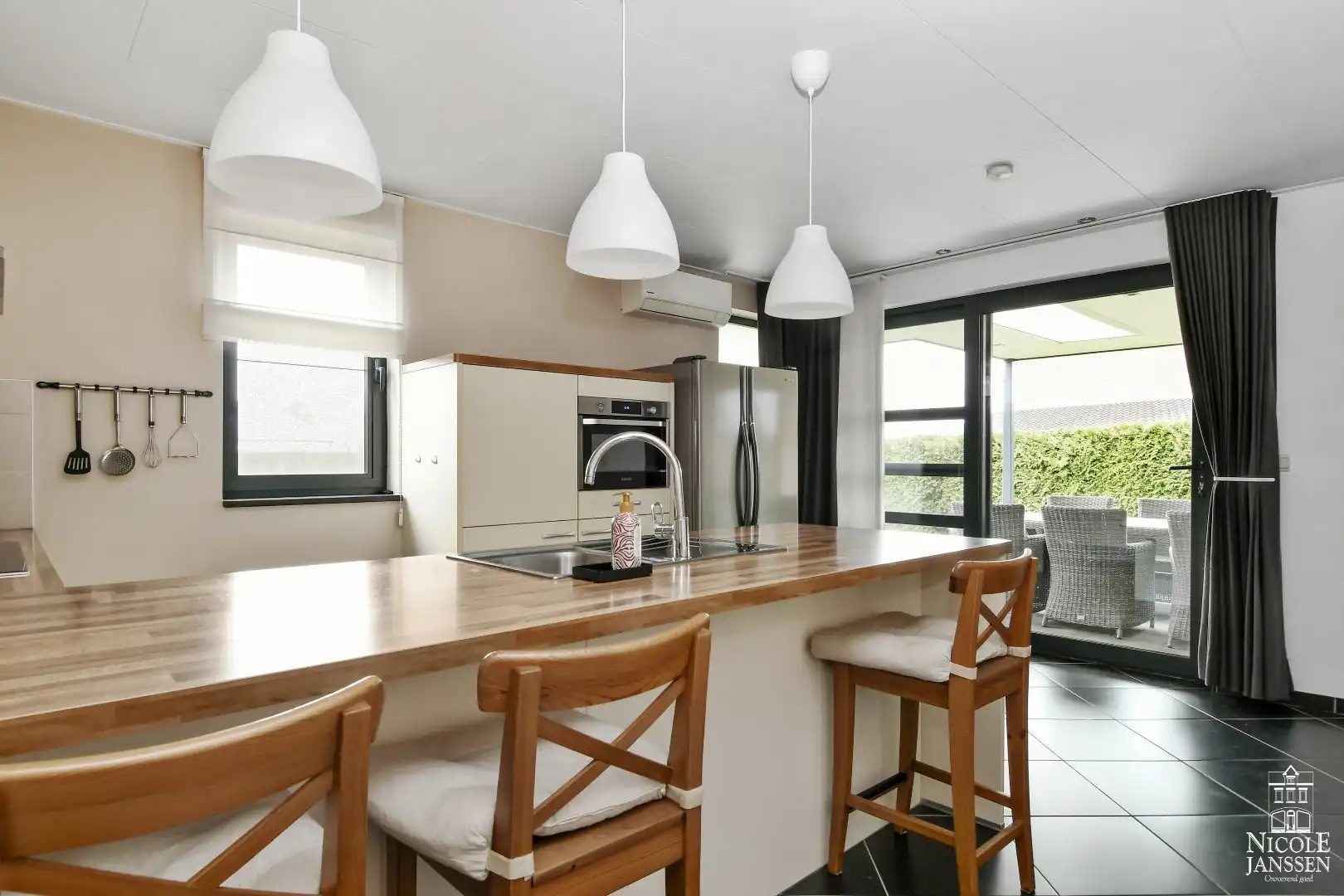 Luchtige en instapklare gezinswoning met 3 slaapkamers foto 9