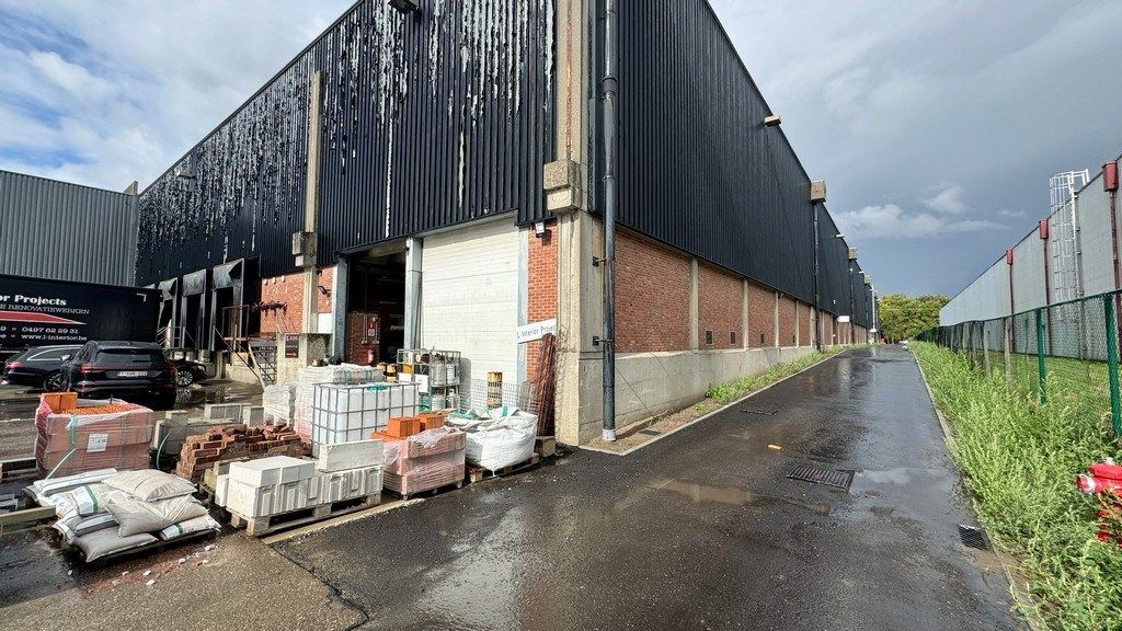Loods met kantoor te huur nabij A12 in Wilrijk foto 15