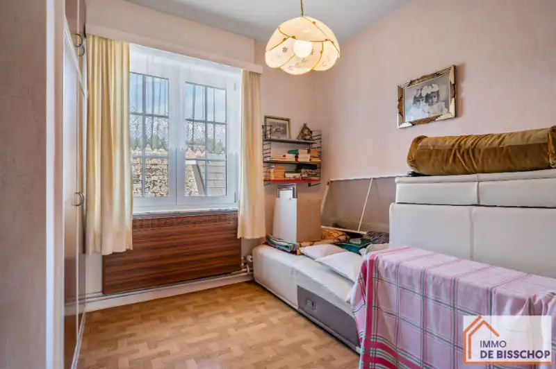 Karaktervolle woning met 3 slaapkamers, grote tuin en garage foto 9