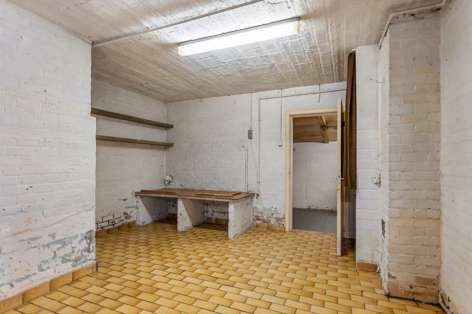 Te renoveren woning op leuke locatie! foto 11