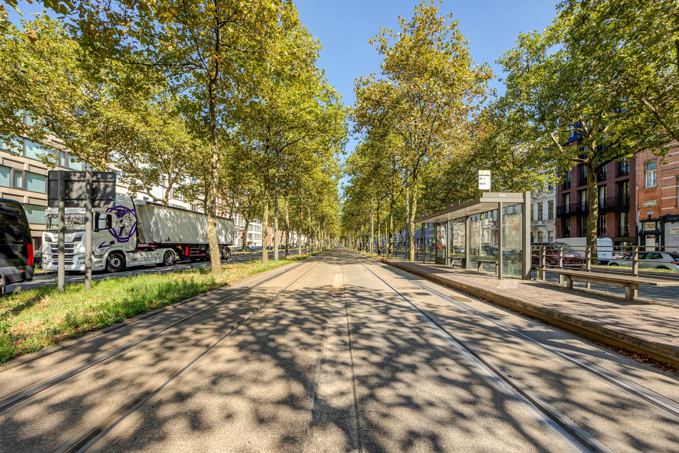 ANTWERPEN-ZUID - Ruim hoekappartement op het Zuid. foto 13