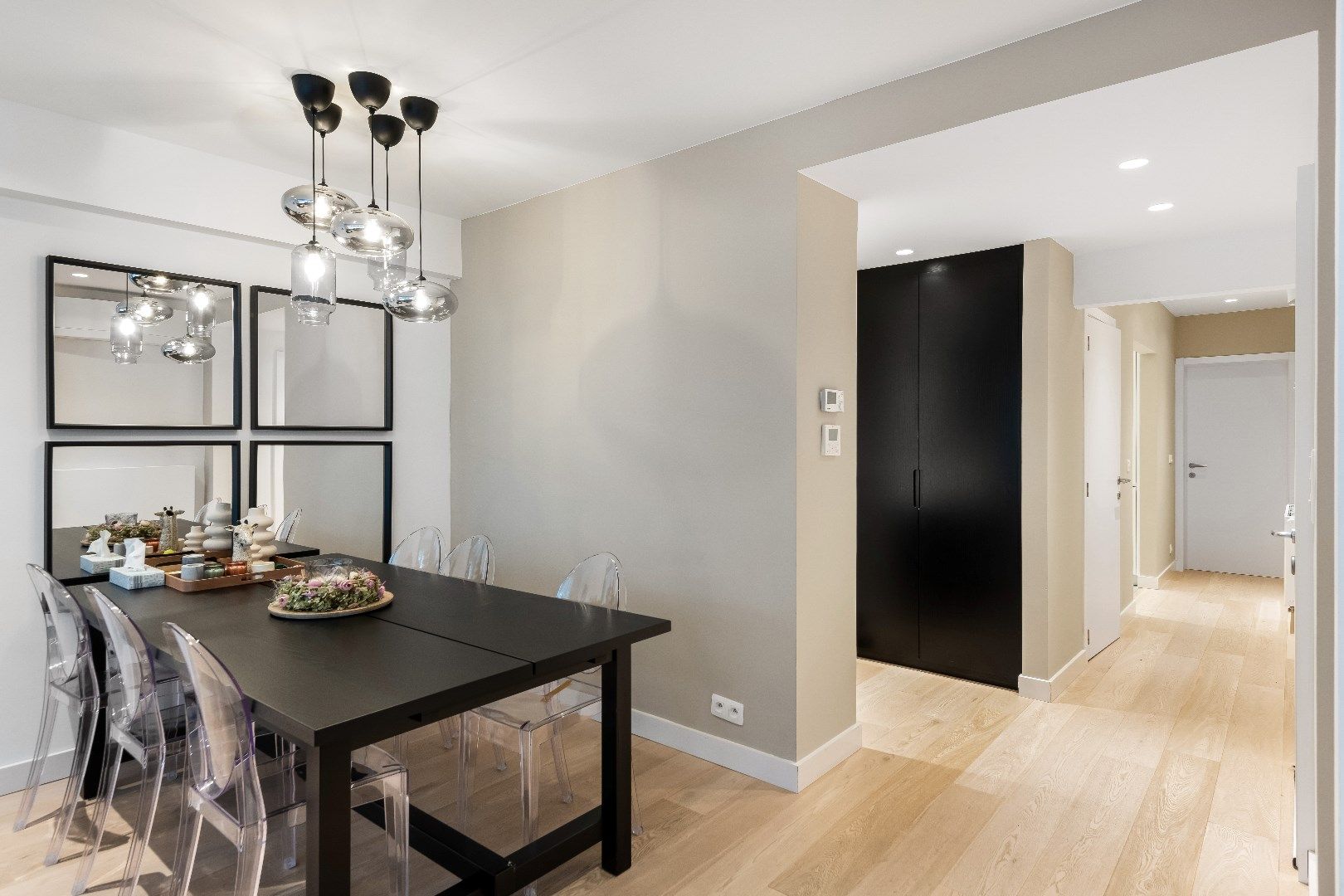 Luxueus gerenoveerd appartement met drie slaapkamers en lateraal zeezicht in het Zoute. foto 5