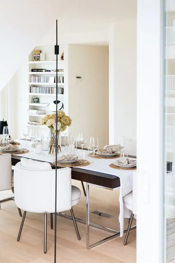 Sublieme zonnige penthouse met ruime terrassen en zijdelings zeezicht. foto 14