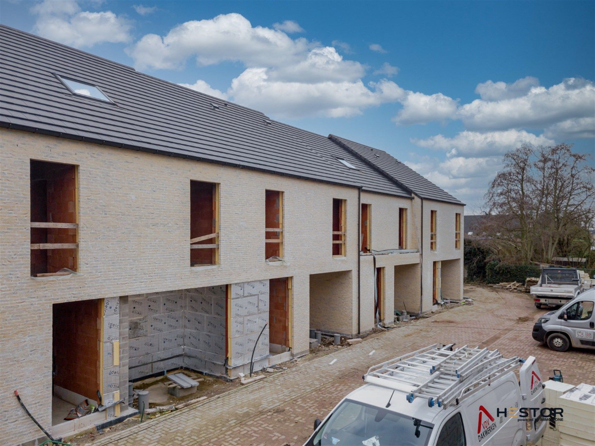 Halfopen nieuwbouwwoning in rustig binnengebied foto 3
