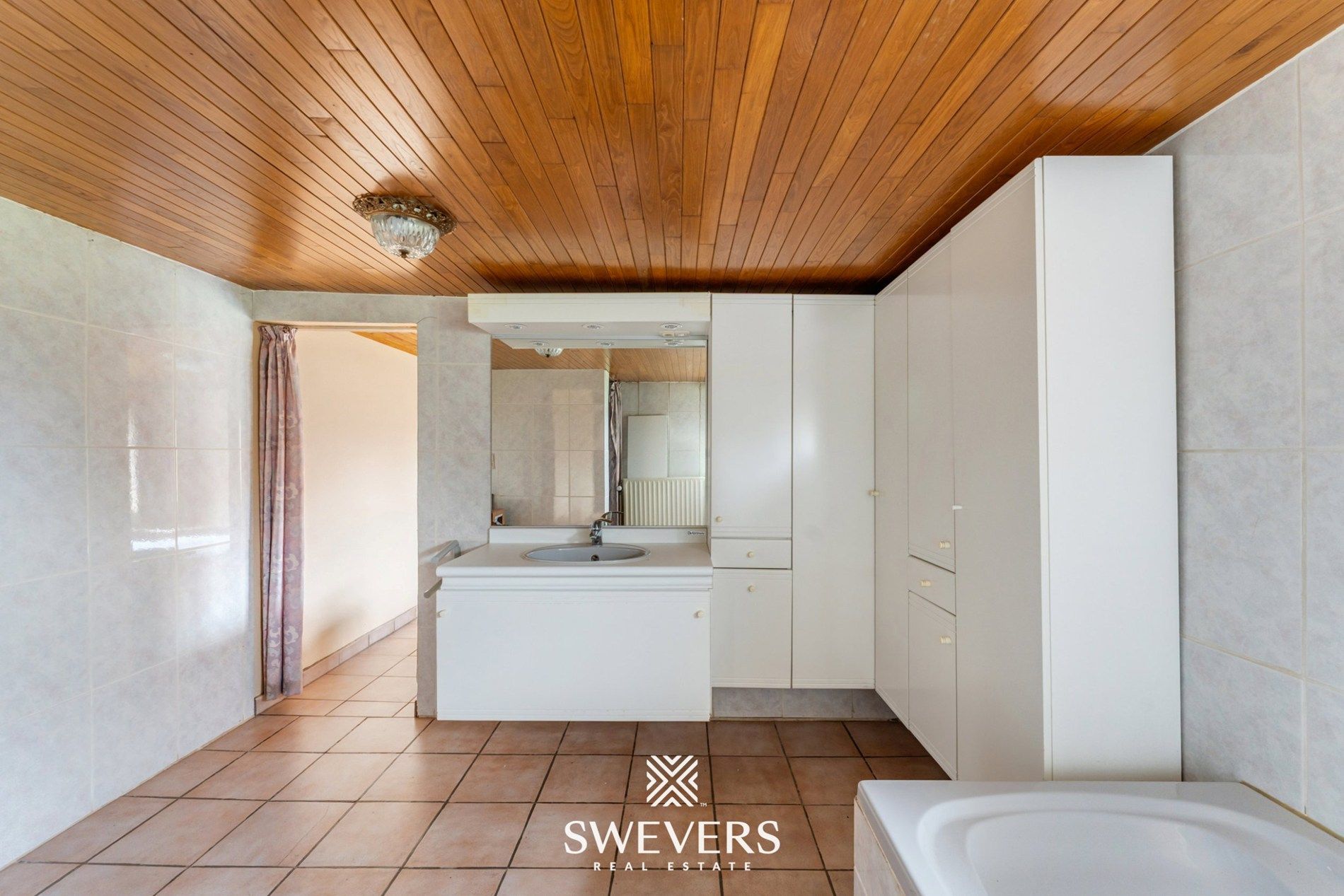 Te renoveren woning met tuin en garage in Budingen foto 16