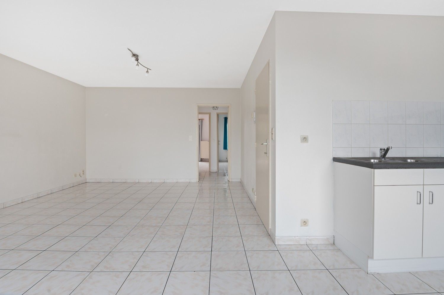 Appartement in kleinschalig gebouw met 2 slaapkamers en terras ! foto 5