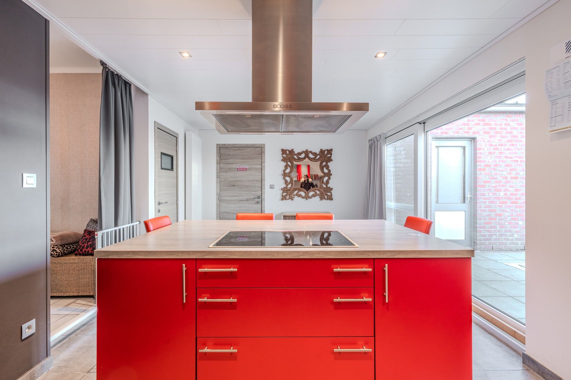 Ruime gezinswoning met garage en tuin in het rustige Pervijze. foto 9