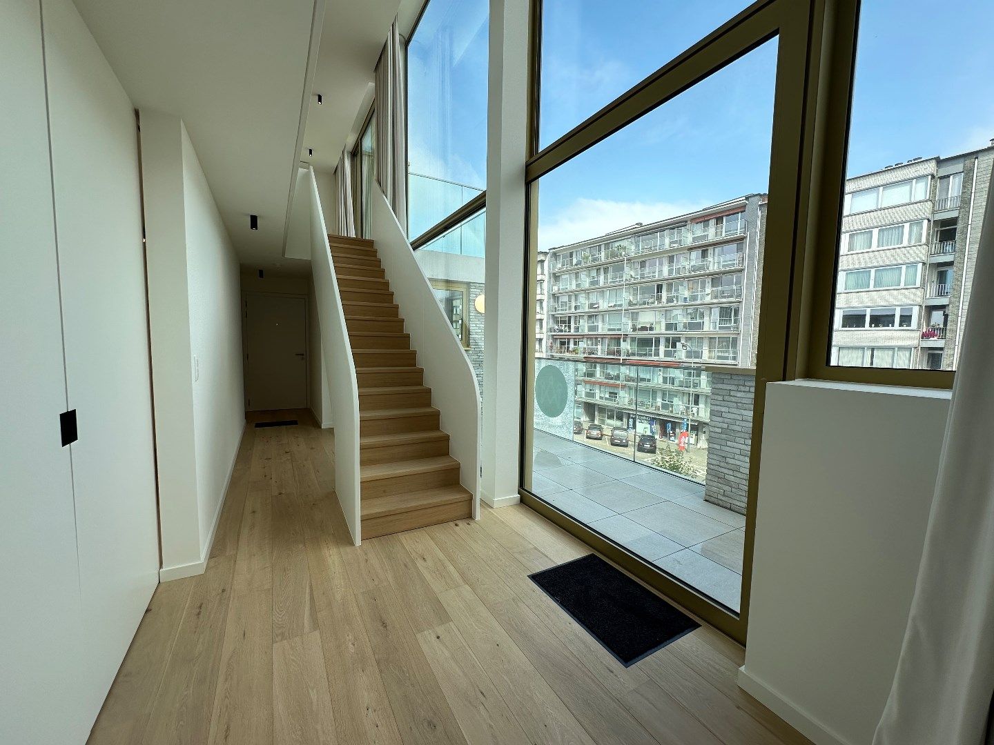 Luxe penthouse met 2 terrassen, lift, garage en 2 slaapkamers in Tongeren foto 3