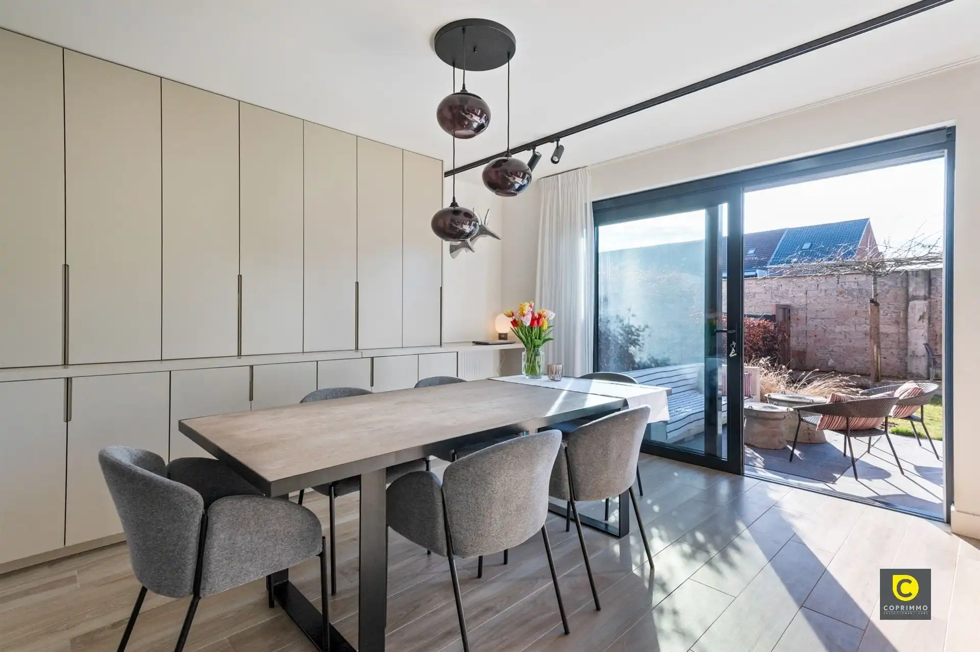 Instapklare 4 slpk woning met tuin op toplocatie! foto 2