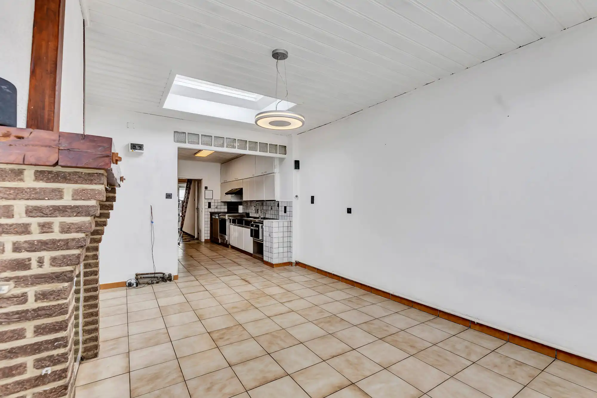 Goed onderhouden woning met garage en tuin foto 13