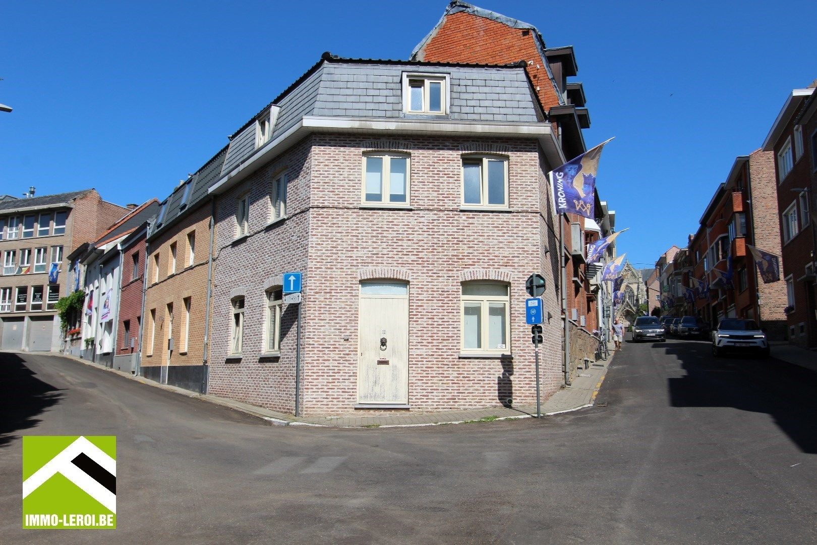 Hoofdfoto van de publicatie: Toffe hoekwoning met koertje - centrum Tongeren