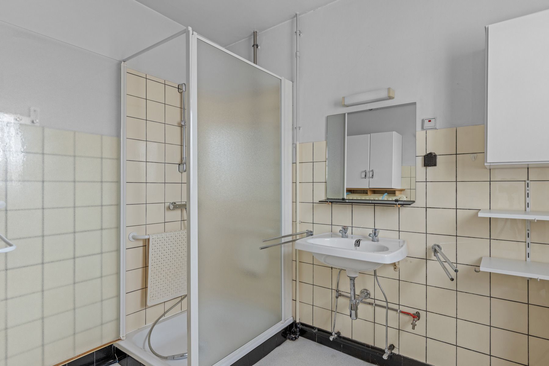 4-slaapkamerwoning op toplocatie in Oostkamp! foto 8
