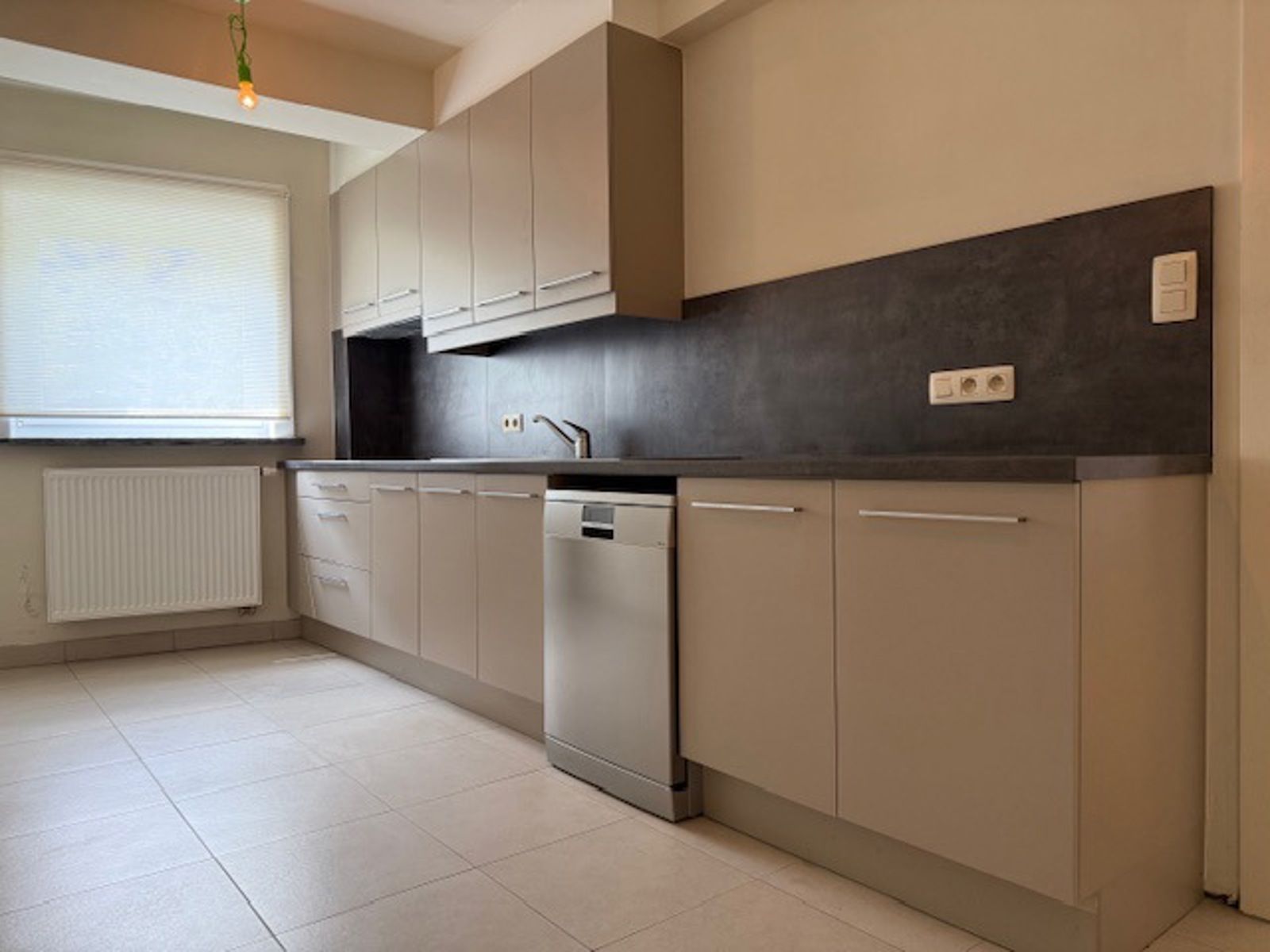 Te huur: zeer ruim appartement aan de rand van centrum Aalst  foto 7