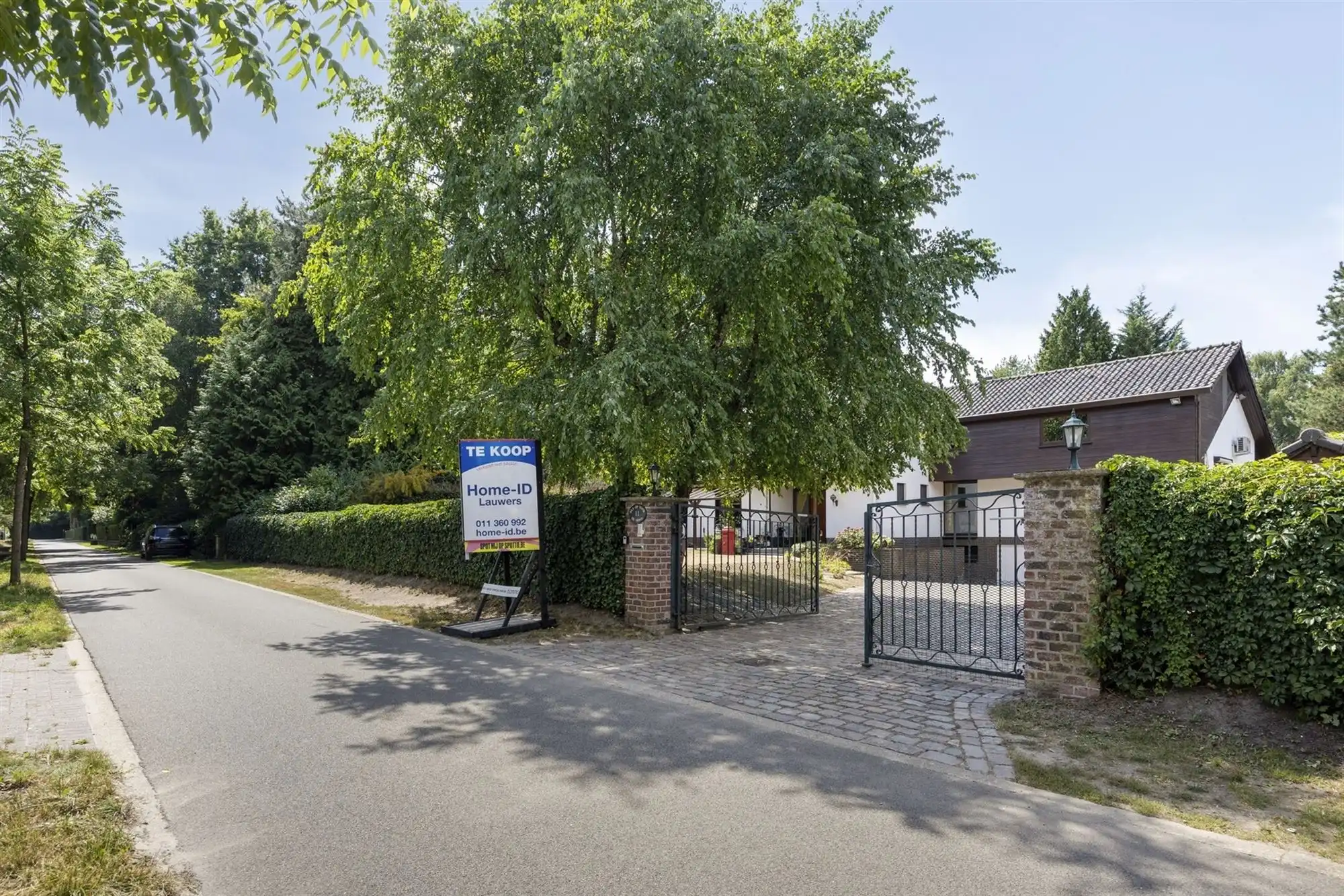 Verrassend ruime villa met klasse in een groene omgeving foto 3