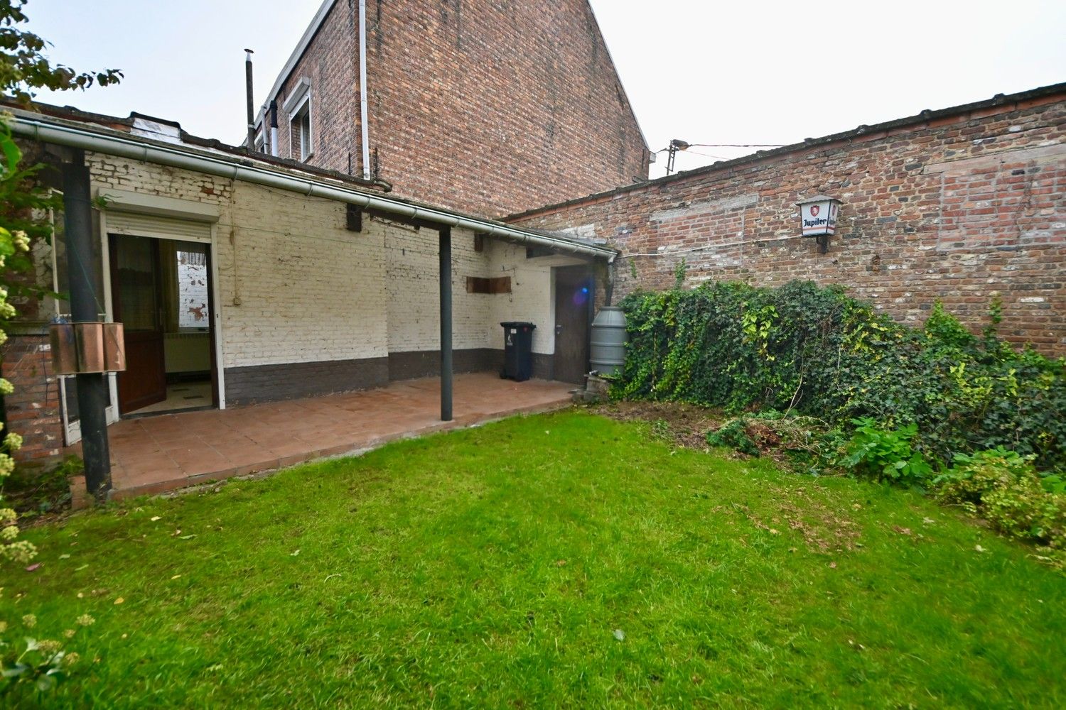 Woning met 2 slaapkamers, tuin en garage. foto 14