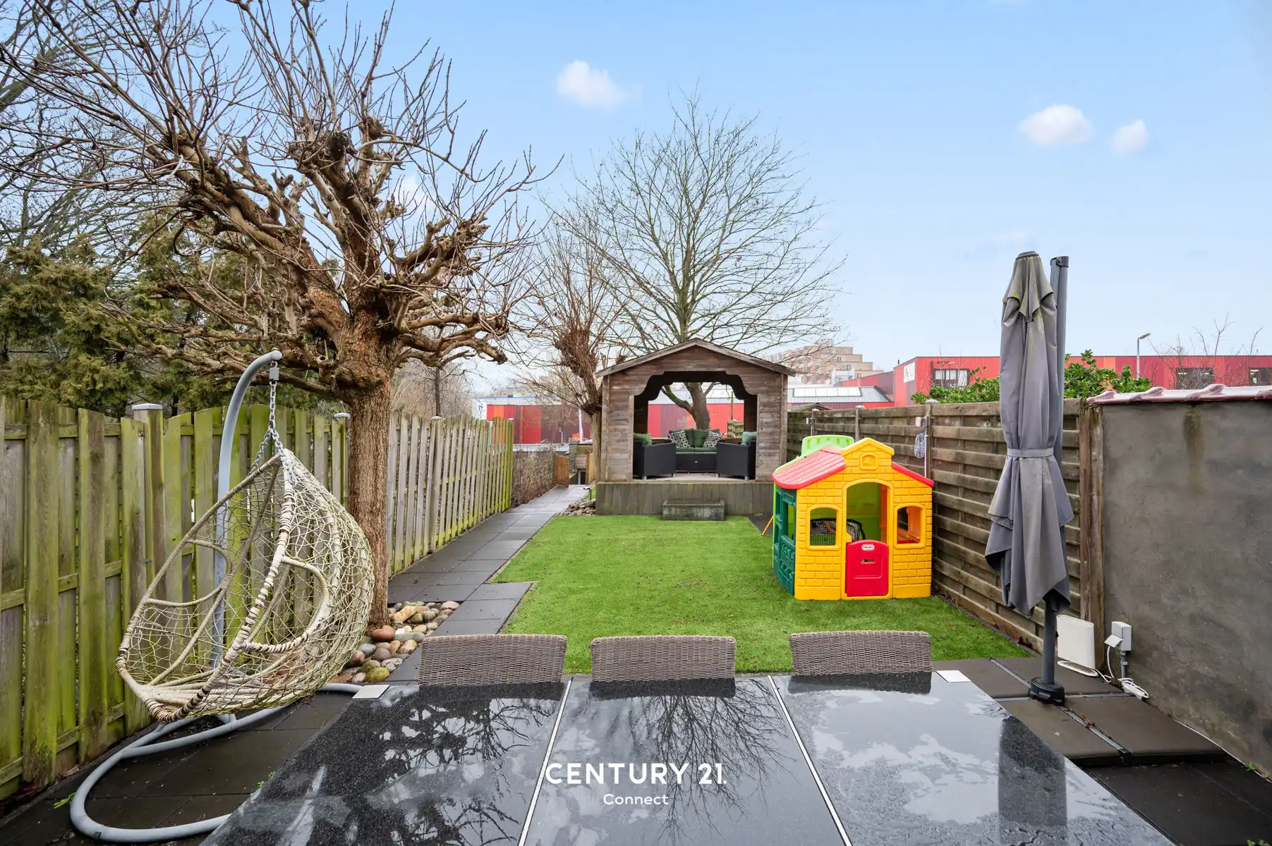 Stadswoning met tuin en dubbele garage foto 8