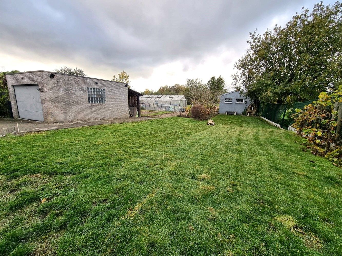 Ruime instapklare gezinswoning met prachtige tuin 28a51ca en uitstekende ligging! foto 5