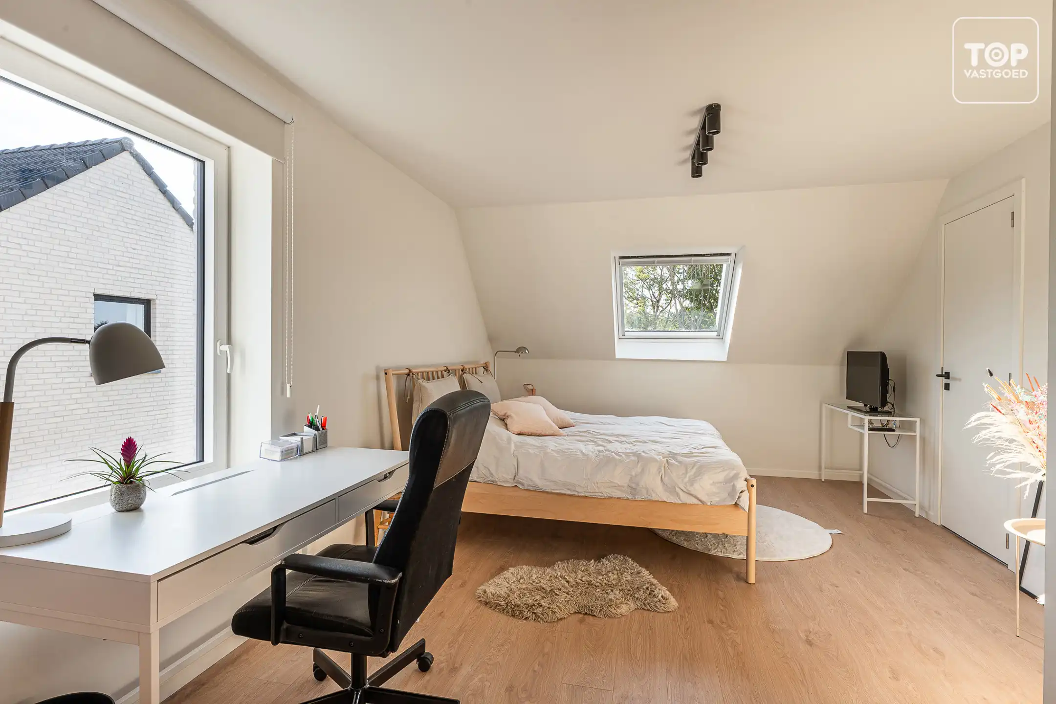 Nieuwbouwwoning met 4 slaapkamers, tuin en carport  foto 25