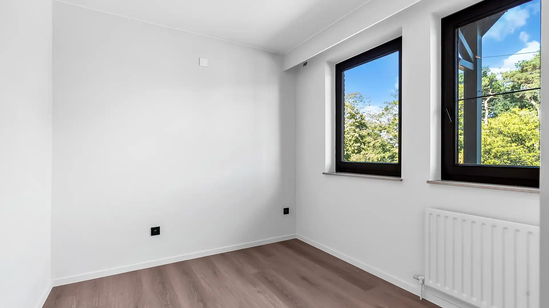 Instapklaar appartement met garage in Genk foto 6