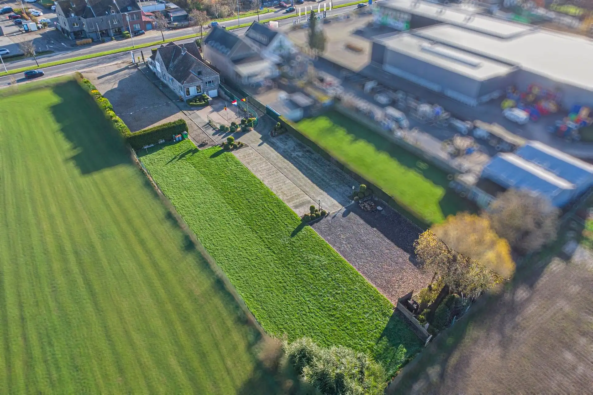 Commercieel bedrijfspand met woonst langs de Rijksweg in Maasmechelen, met hoge visibiliteit, parkeermogelijkheden en veelzijdig commercieel potentieel! foto 23