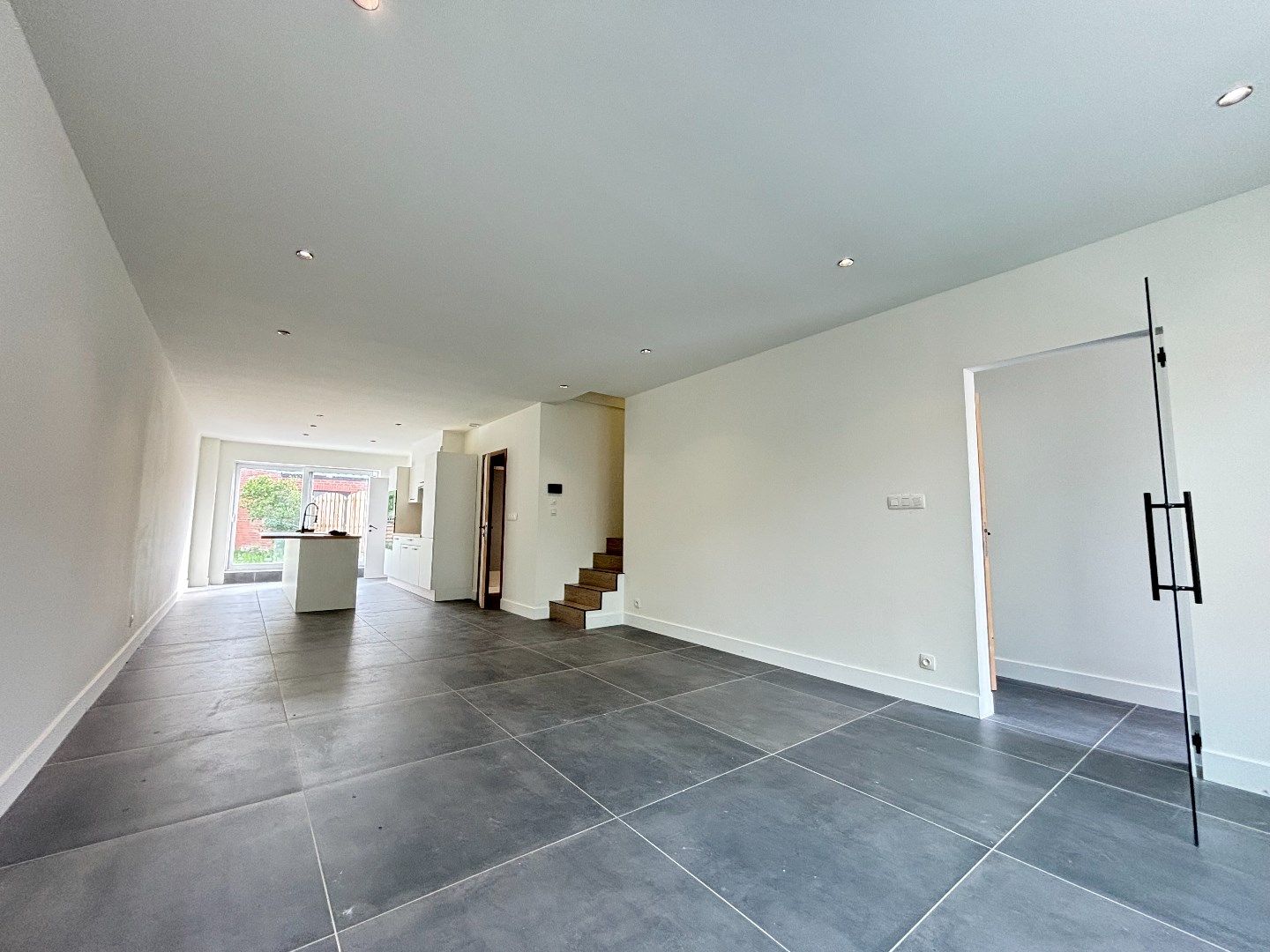 ENERGIEZUINIGE WONING MET 2 SLPKS, TUIN EN GARAGE foto 17