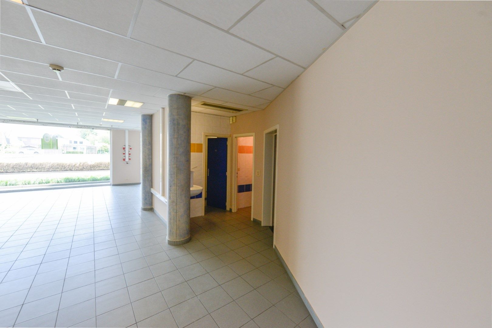 Handelspand van 100m2 incl garage op zichtlocatie! foto 7